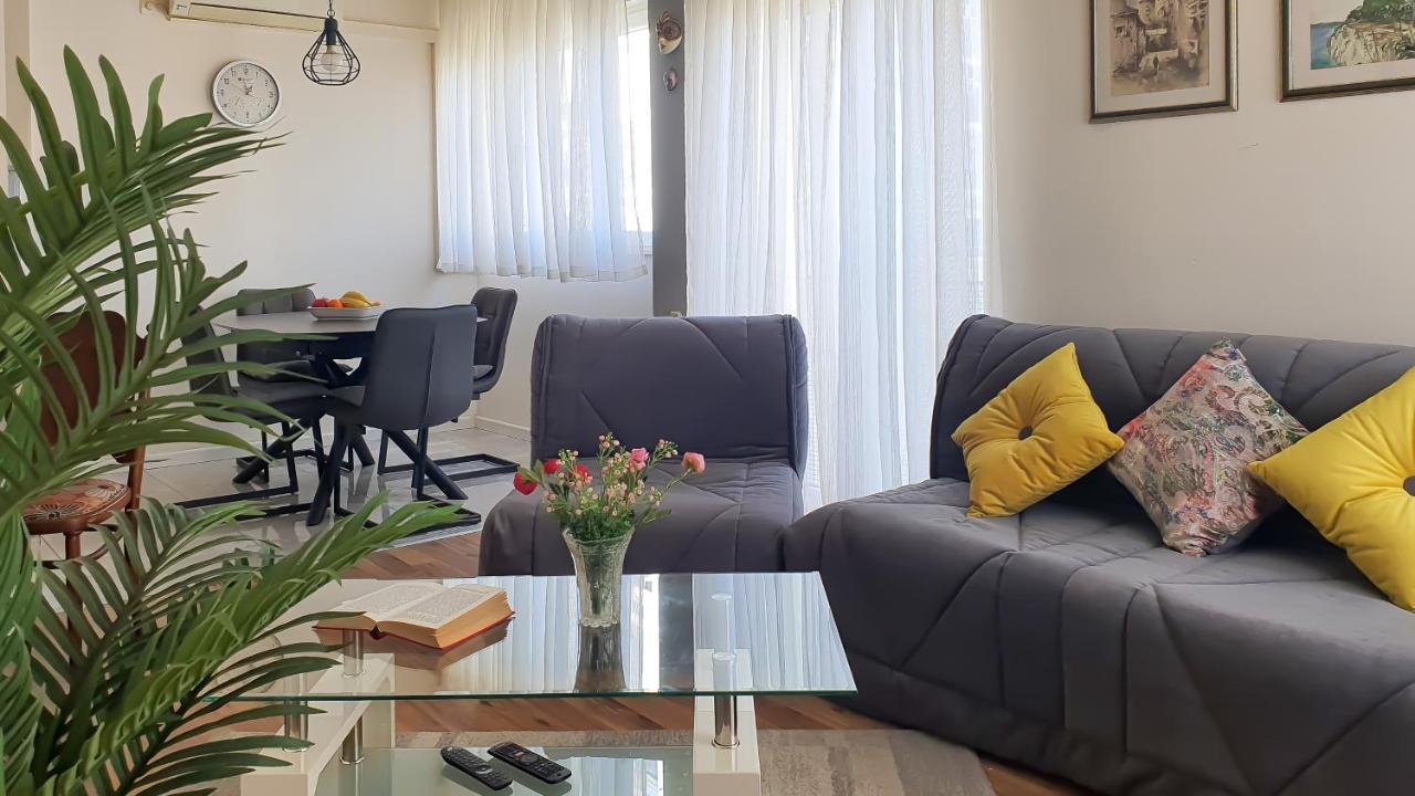 Stadium Apartment Split